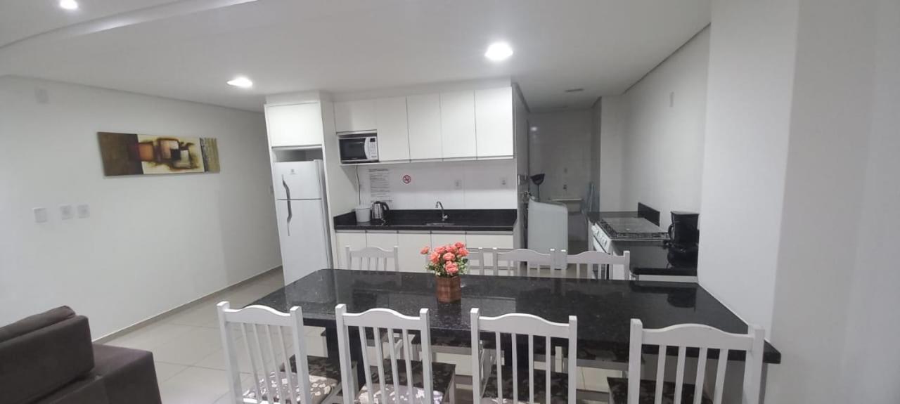 Apartamentos Ed London, Na Av Principal A Poucos Passos Das Termas Piratuba Exteriér fotografie