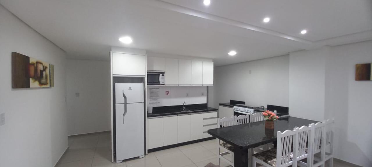 Apartamentos Ed London, Na Av Principal A Poucos Passos Das Termas Piratuba Exteriér fotografie